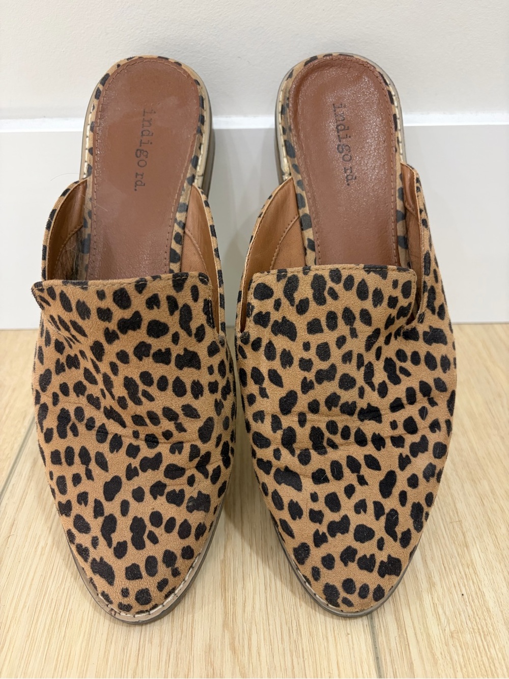 Indigo Business Casual Leopard-Print Pointed Slide Mules - Tan/Black. Size 8